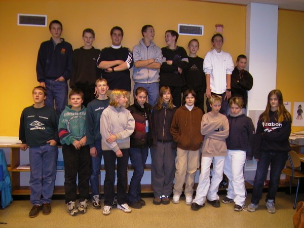 A-klassa ved �mot ungdomsskole 1998-2001