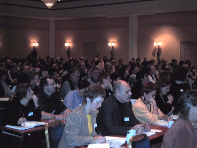 Konferansen �pnes....