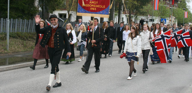 ÅUS i 17.mai-toget, 2008